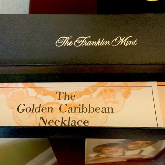 Franklin Mint dipped 24kt plated Gold dipped Carribean Coin Necklace - Picture 2 of 7